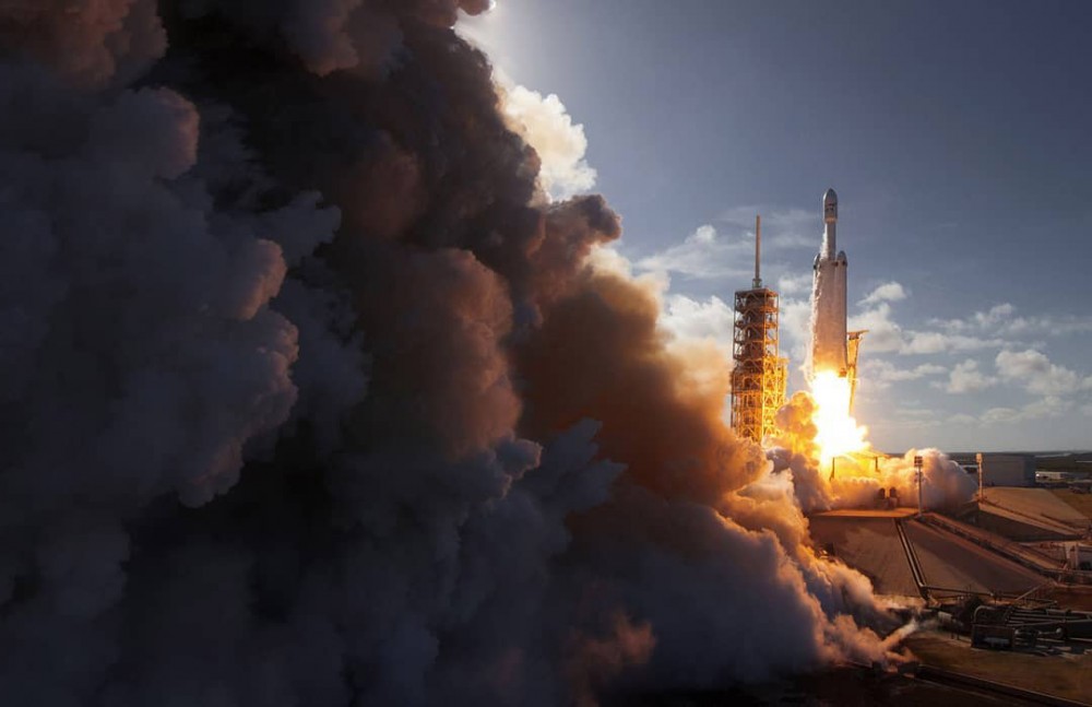 «Falcon Heavy» не только исследует Марс, но и запускает спутники